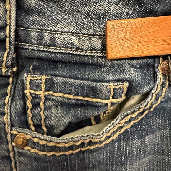 Cowgirl Tuff never give up women’s jeans.  28 waist, 35 length. - Picture 6 of 12